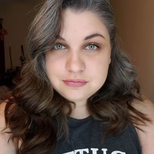 Meet your Posher, Caitlin